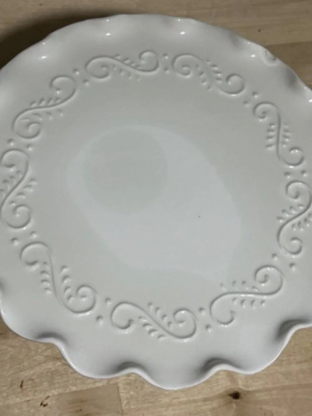 Majoliche Jessica Italian Cake Stand White Scalloped Pedestal 11.5